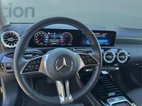 Gebraucht Mercedes CLA200 163 PS (119 kW) 2024 Schwarz Limousine