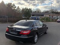 Gebraucht Mercedes E350 Avantgarde 265 PS (194 kW) 2011 Schwarz Limousine