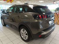 gebraucht Peugeot 3008 Active Blue HDi 130 EAT8 aus 1. Hand