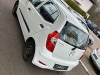 Gebraucht Hyundai i10 Classic 69 PS (50 kW) 2012 Weiß Kleinwagen