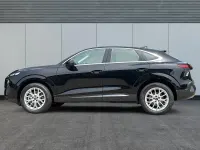Neu Audi Q3 Sportback Basis 150 PS (110 kW) 2026 Mythosschwarz metallic SUV