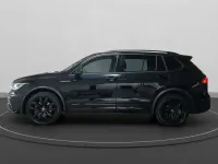Gebraucht VW Tiguan Allspace R-line 245 PS (180 kW) 2022 Deep black perleffekt SUV
