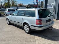 Usata VW Passat 102 CV (75 kW) 2004 Argento Station wagon