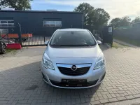 Gebraucht Opel Meriva Design Edition 101 PS (74 kW) 2011 Silber Van / Kleinbus