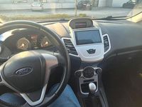 Gebraucht Ford Fiesta 80 PS (58 kW) 2012 Weiß Kleinwagen