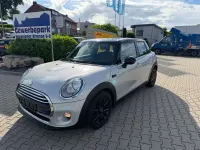 Gebraucht Mini Cooper 136 PS (100 kW) 2016 White silver metallic Kleinwagen