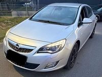 Gebraucht Opel Astra Edition 110 PS (80 kW) 2012 Limousine