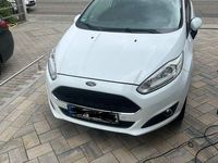 Gebraucht Ford Fiesta 80 PS (58 kW) 2016 Weiß Kleinwagen
