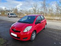 Gebraucht Toyota Yaris 69 PS (50 kW) 2010 Rot Kleinwagen