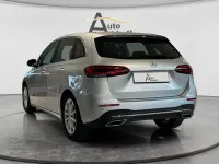 Gebraucht Mercedes B200 163 PS (119 kW) 2022 Silber Kleinwagen