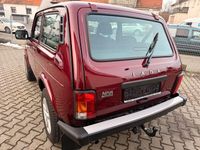 Gebraucht Lada niva 83 PS (61 kW) 2021 Rot SUV