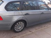 Gebraucht BMW 320 163 PS (119 kW) 2005 Grau Kombi
