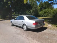 Gebraucht Mercedes 200 136 PS (100 kW) 1998 Silber Limousine