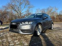 Gebraucht Audi A3 Attraction 150 PS (110 kW) 2015 Grau Limousine