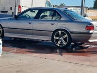 Gebraucht BMW 750 326 PS (239 kW) 1999 Silber Limousine