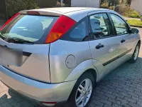 Używany Ford Focus 101 KM (74 kW) 2001 Srebrny Sedan/Limuzyna