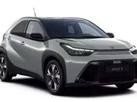 Neu Toyota Aygo X 116 PS (85 kW) 2026 Urban khaki/ night sky black SUV