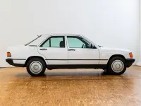 Gebraucht Mercedes 190 102 PS (75 kW) 1987 Weiß Limousine