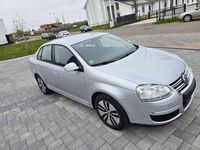 Gebraucht VW Jetta Trendline 102 PS (75 kW) 2006 Reflexsilber metallic Limousine