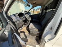 Gebraucht Opel Vivaro 120 PS (88 kW) 2017 Weiß Van / Kleinbus