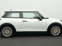 Gebraucht Mini Cooper Favoured 156 PS (114 kW) 2024 Weiß Kleinwagen
