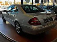 Gebraucht Mercedes E240 177 PS (130 kW) 2004 Silver metallic Limousine