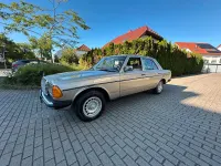 Gebraucht Mercedes 240 72 PS (52 kW) 1981 Gold Limousine
