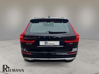 Gebraucht Volvo XC60 Plus 197 PS (144 kW) 2022 Schwarz SUV