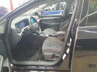 Gebraucht VW Golf VIII Life 150 PS (110 kW) 2023 Deep black perleffekt Kombi