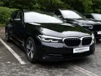 Używany BMW 520 Efficient Dynamics 190 KM (139 kW) 2023 Czarny Kombi