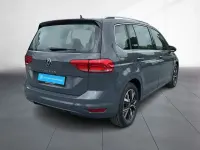 Gebraucht VW Touran Highline 150 PS (110 kW) 2023 Delfingrau metallic Van / Kleinbus