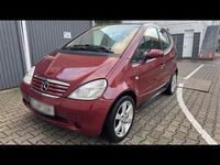 Gebraucht Mercedes 190 111 PS (81 kW) 2001 Rot Limousine