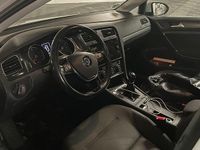 Gebraucht VW Golf VII Design 2017 Weiß Limousine