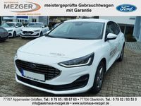 Gebraucht Ford Focus Titanium 125 PS (91 kW) 2022 Frostweiß Limousine