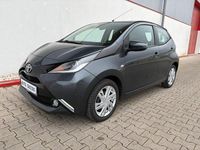 Gebraucht Toyota Aygo X-play 69 PS (50 kW) 2017 Grau Kleinwagen