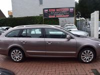Gebraucht Skoda Superb 160 PS (117 kW) 2012 Grau Kombi