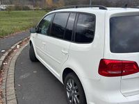 Gebraucht VW Touran Match 140 PS (102 kW) 2013 Weiß Van / Kleinbus