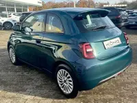 Gebraucht Fiat 500e 86 kW (118 PS) 2023 Grün Limousine