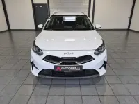 Gebraucht Kia Ceed Vision 136 PS (100 kW) 2023 Weiß Kleinwagen