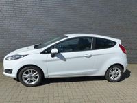 Gebraucht Ford Fiesta SYNC Edition 60 PS (44 kW) 2015 Weiß Limousine