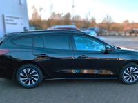 Gebraucht Ford Focus Cool & Connect 125 PS (91 kW) 2022 Schwarz Limousine