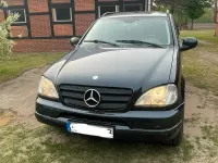 Używany Mercedes ML320 218 KM (160 kW) 2001 Niebieski SUV