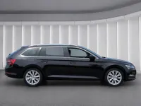 Gebraucht Skoda Superb Style 200 PS (147 kW) 2023 Schwarzmagic perleffekt Kombi