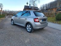 Gebraucht Skoda Fabia Ambition 95 PS (69 kW) 2018 Silber Limousine