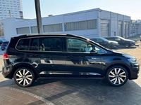 Gebraucht VW Touran R-line 150 PS (110 kW) 2024 Schwarz (deep black perleffekt) Van / Kleinbus