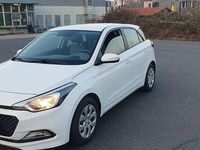 Gebraucht Hyundai i20 Classic 75 PS (55 kW) 2017 Weiß Limousine