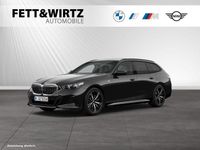 Gebraucht BMW 520 M Sport 208 PS (152 kW) 2025 Black sapphire metallic Kombi