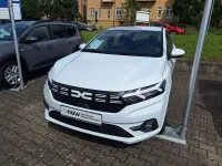 Używany Dacia Sandero Expression 91 KM (66 kW) 2024 Biały Hatchback
