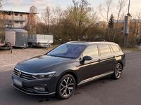 Gebraucht VW Passat Elegance 150 PS (110 kW) 2021 Grau Kombi
