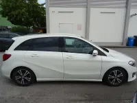 Gebraucht Mercedes B180 109 PS (80 kW) 2016 Weiß Kleinwagen